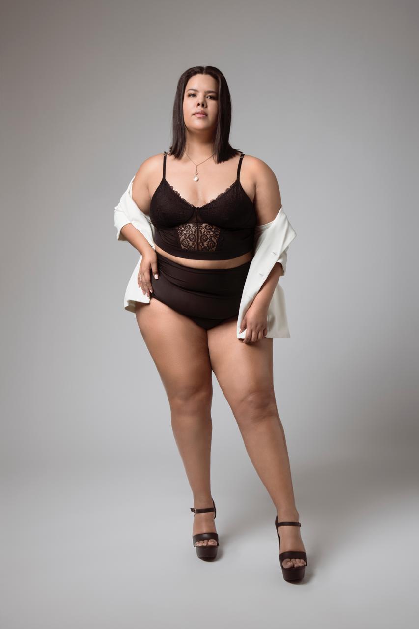 modelo modelaje fotografía influencer mujer curvy